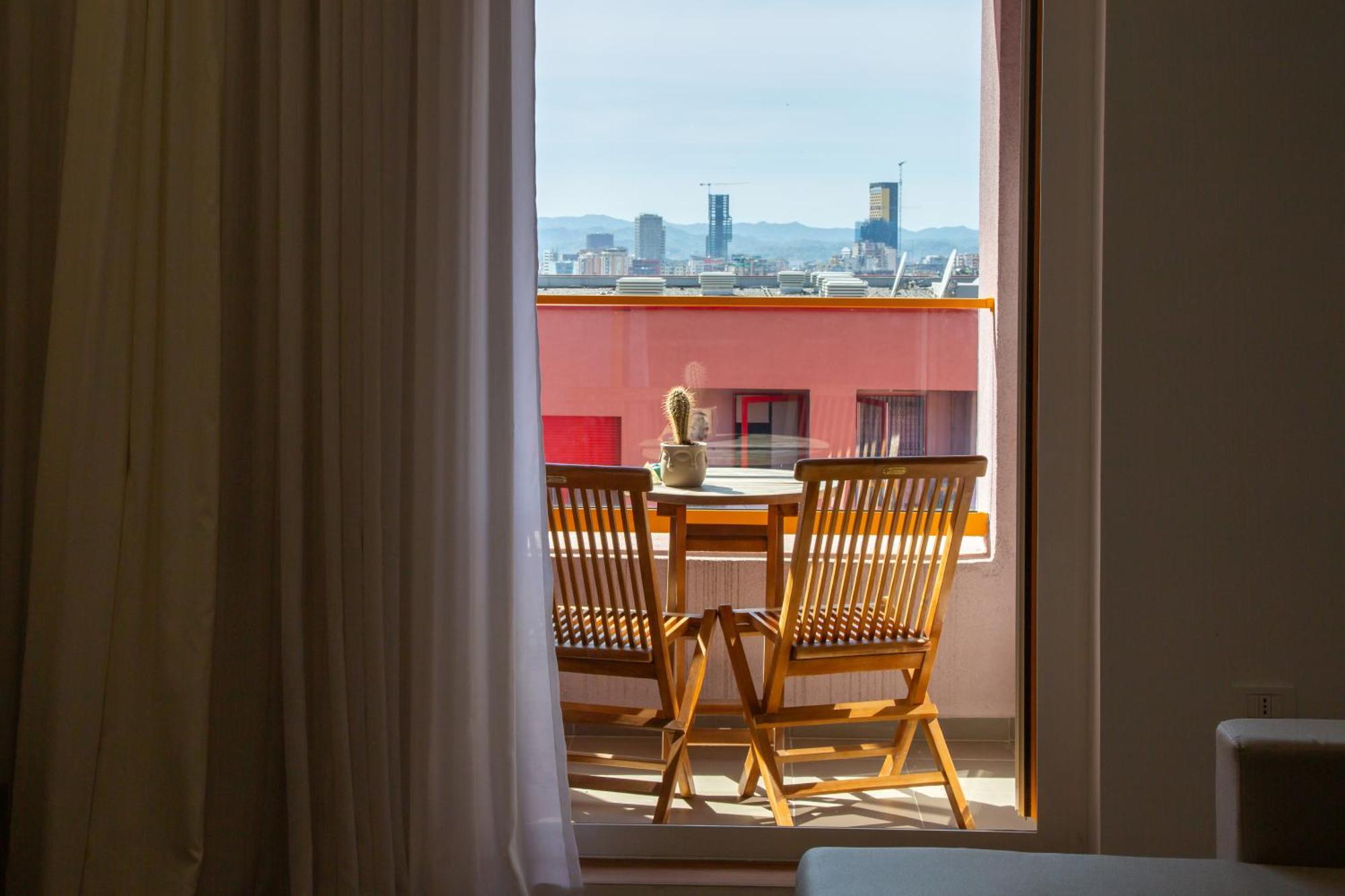 Art Vista Apartment Тирана Экстерьер фото
