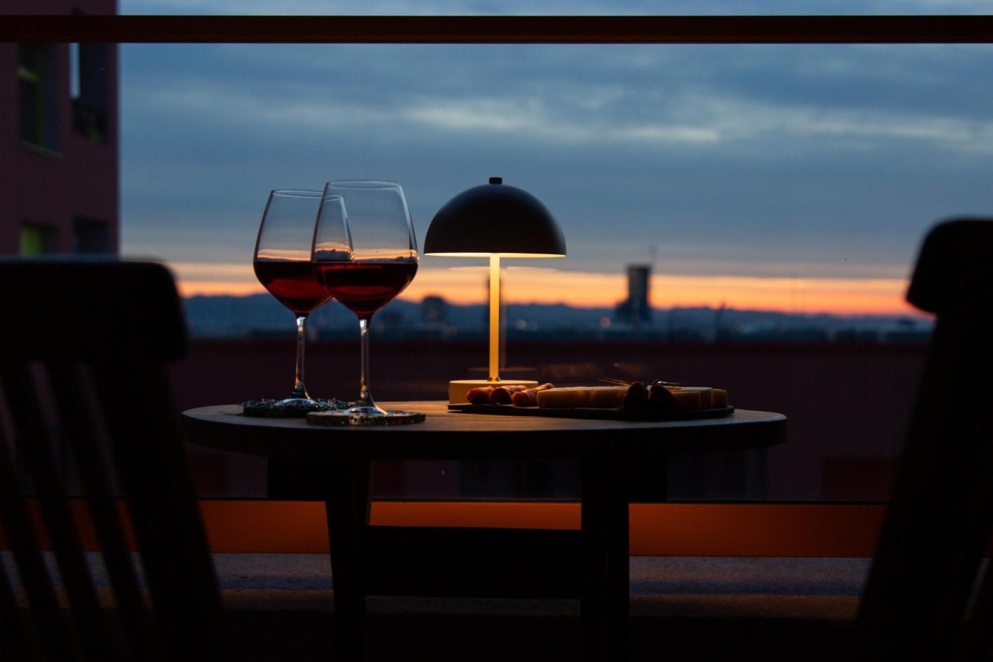 Art Vista Apartment Тирана Экстерьер фото